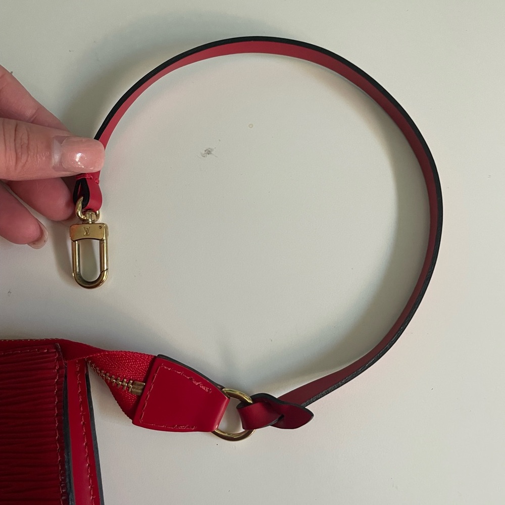 ❗️SOLD❗️Louis Vuitton Red epi Pochette - Picture 10 of 12